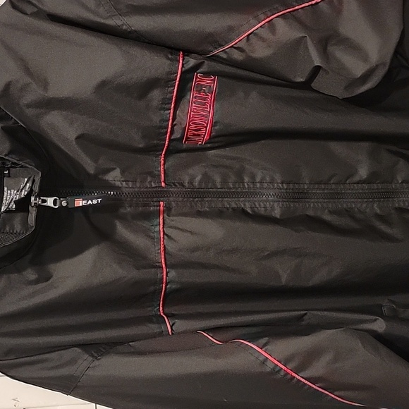 NWT I East‎ Jacksonville North Carolina Red And Black Windbreaker Jacket Large - Picture 2 of 8